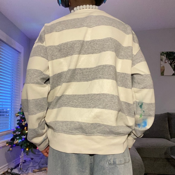 Grey/White Sweater ❤️❤️ - Picture 3 of 3